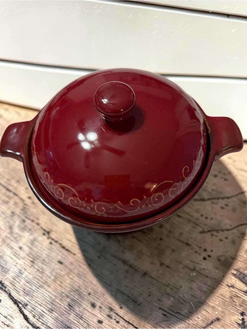 Tastefully Simple Burgundy Stoneware Dip Bowl w/ Lid Gold Scroll